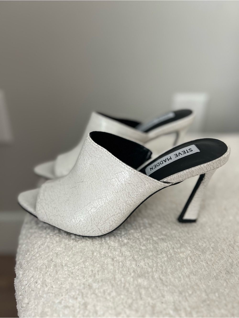 Steve Madden White Textured Open-Toe Mule Heels sz 6